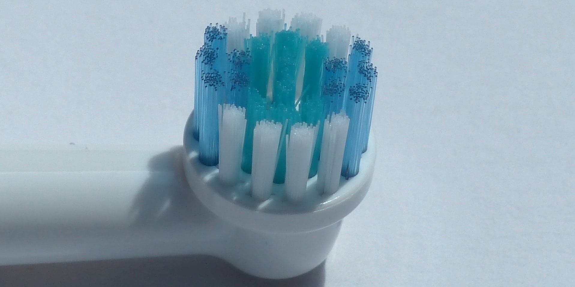 Роторна електрична зубна щітка