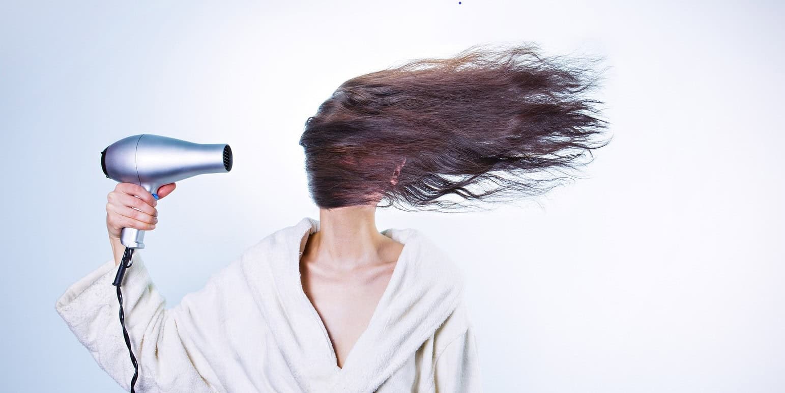 Фен - жінка з феном